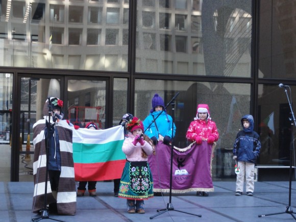 Изпълнение на децата от Училищата "Знание" и "Родна реч"