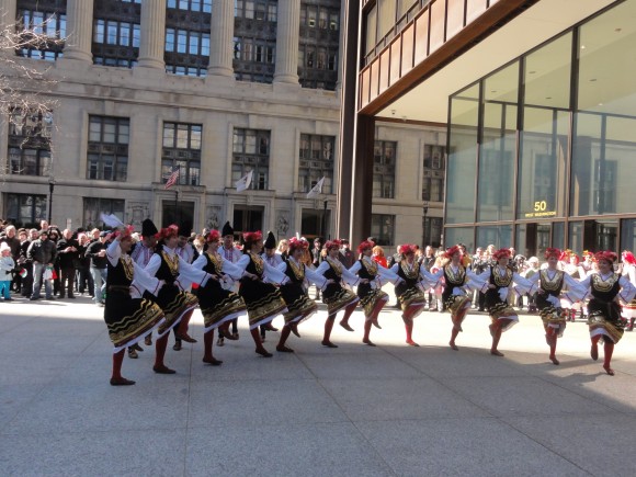 Ансамбъл "Хоро" на площад Дейли - Трети март 2013 Ансамбъл "Хоро" на площад Дейли