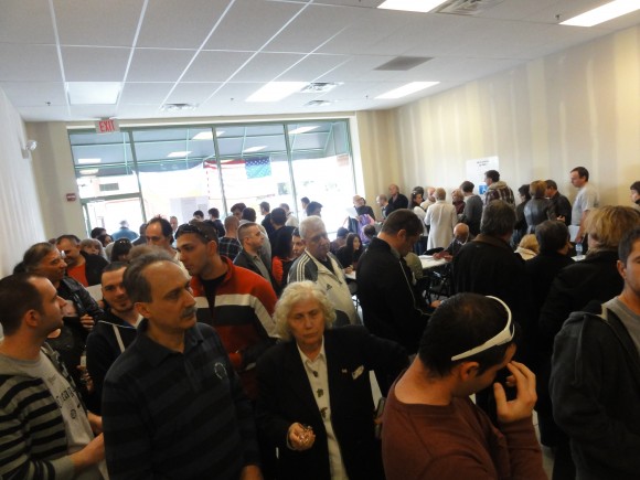 Чакащите да гласуват в секиящата