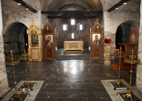 Част от интериора на "Св. Неделя" след като става действащ храм. Снимка: в. "Марица"