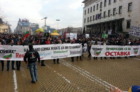 b2f5ff47436671b6e533d8dc3614845d12b1e42dc0746f22cf361267de07073f