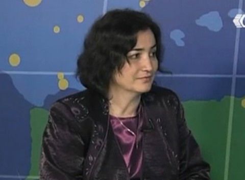 Поетесата Райна в студиото на предаването "Облаче ле бяло", април 2012 г.