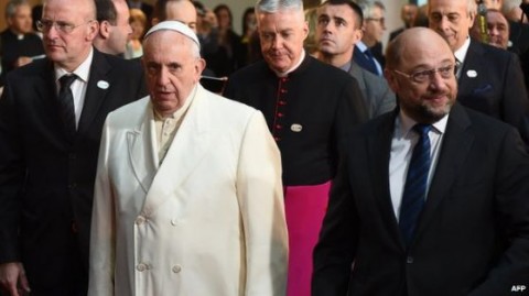 Папа Франциск и председателя на ЕП Мартин Шулц. Снимка: AFP