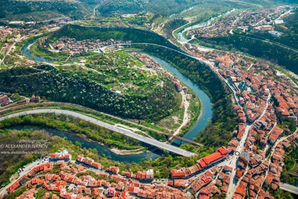 Изглед от Велико Търново. Източник: България от птици поглед