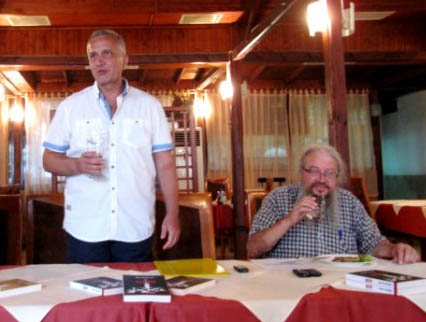 Ивайло Зартов и Николай Колев - Босия на бургаската премиера на "Нож". Снимка: burgasdream.com/