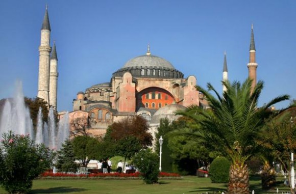 Катедралата, по-късно джамия, а днес музей "Света София" в Истанбул на гръцки: Ἁγία Σοφία; на латински: Sancta Sophia; на турски: Aya Sofya