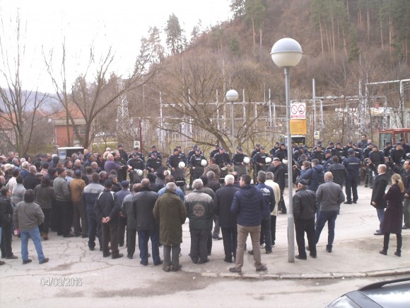 Вместо да въдвори ред, полицията откри предизборната кампания на кмета Владимир Захариев