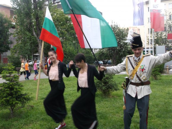 13351091_286355995033581_1062532744_o