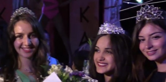 Красивите български момичета, участвали и получили награди в конкурса. Мис Българка 2016 Олга Неделчева е в средата.