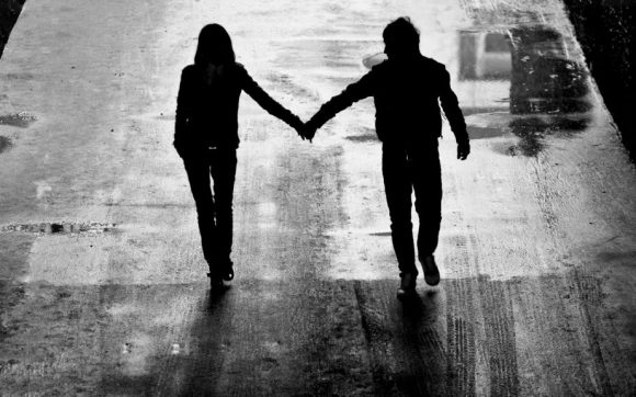 silhouette-des-paares-strasse-nacht-175050_1437422101
