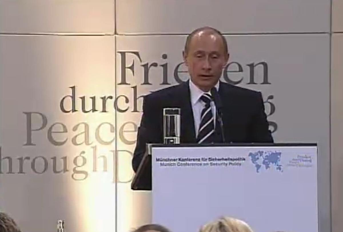 Мюнхенская речь Путина фото. Навальная на мюнхенской конференции. Выступление Навальный на мюнхенской конференции улыбка. Речь юлии навальной на мюнхенской конференции